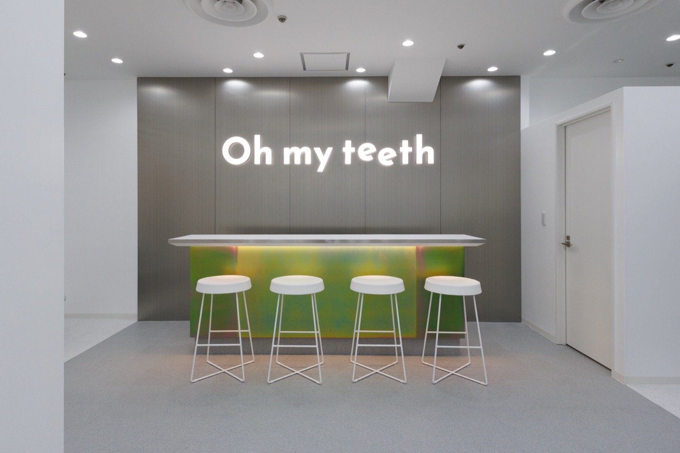 Oh my teeth 東京池袋矯正歯科 受付
